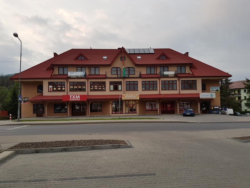 Отель Gosciniec Ustrzycki Устшики-Дольне Экстерьер фото